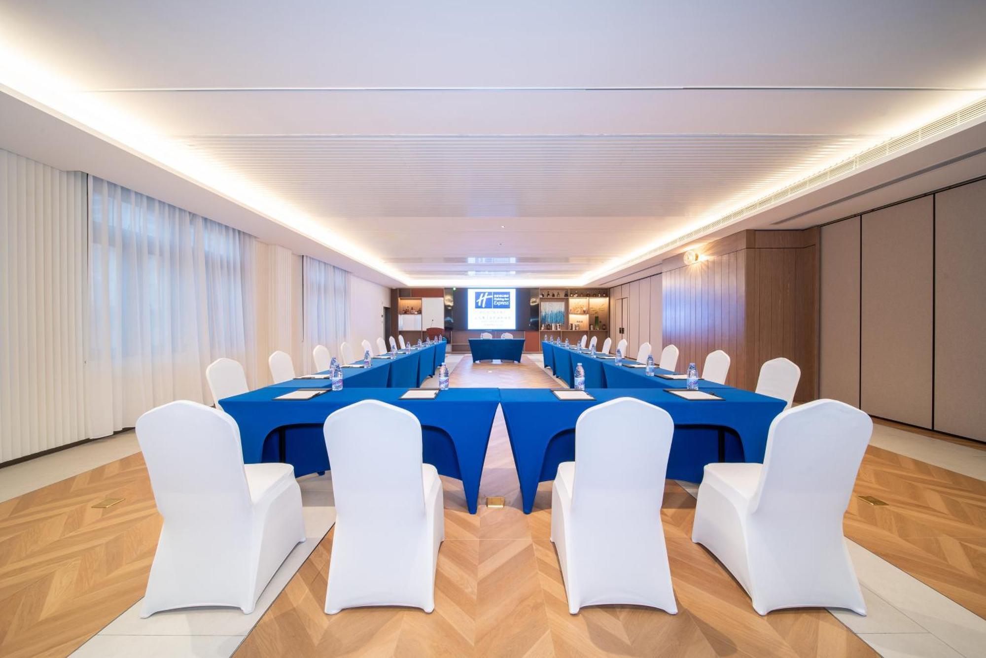 Holiday Inn Express Shanghai Pujiang Lianhang Road By Ihg Extérieur photo