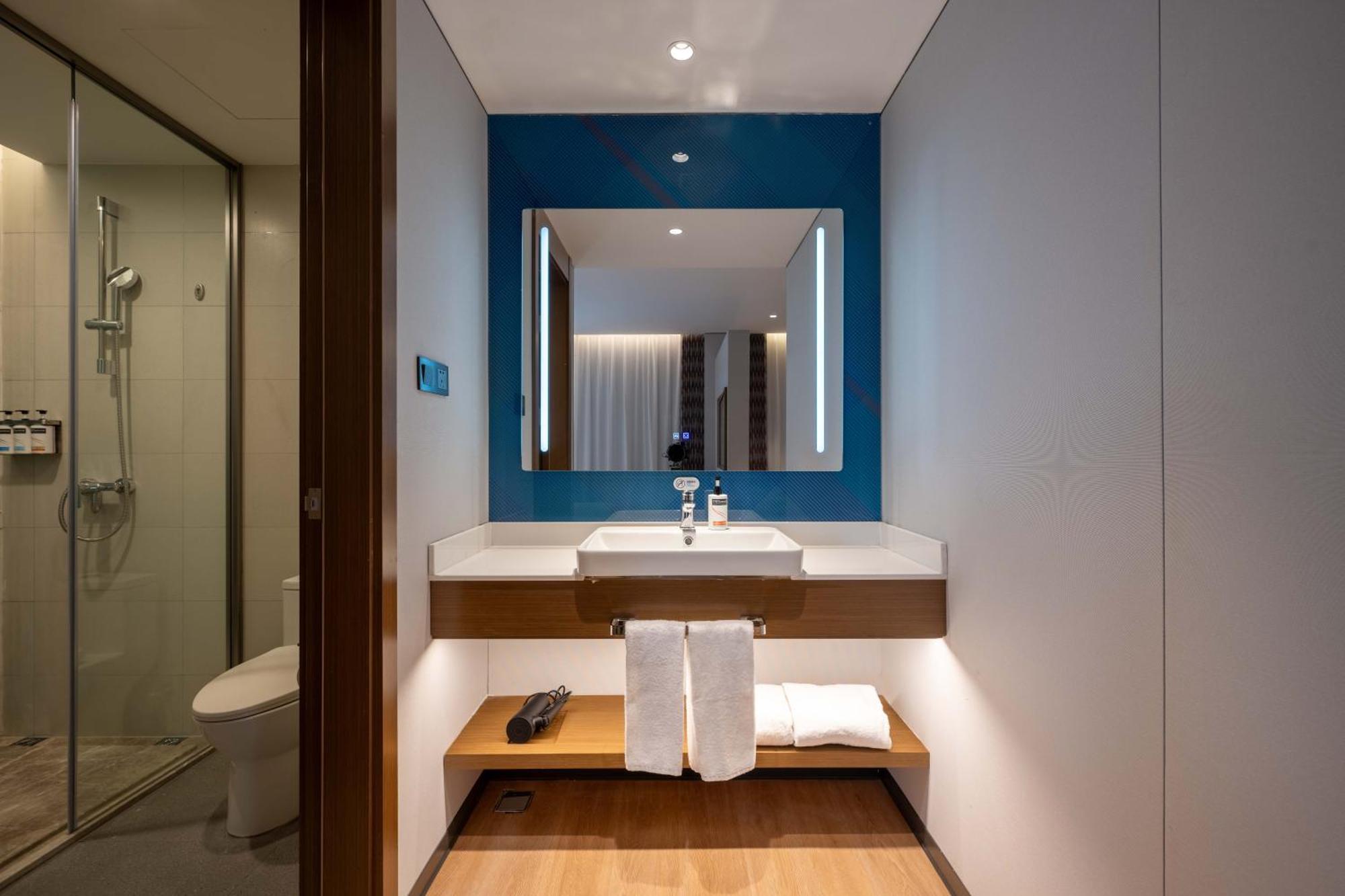 Holiday Inn Express Shanghai Pujiang Lianhang Road By Ihg Extérieur photo